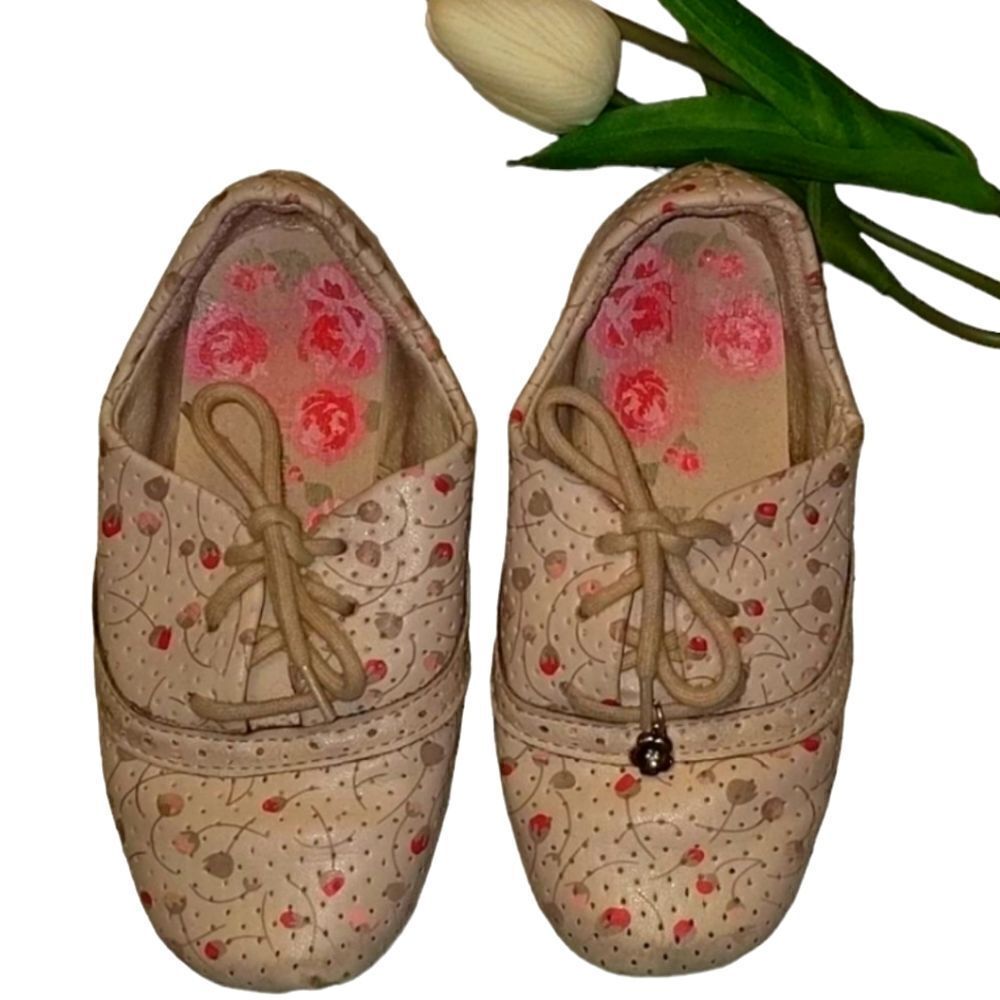 ‎Pampili floral print shoes size 10🌈5 for $25